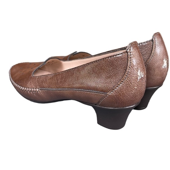 SAS Sonyo Portobello Taupe Laser Cut Slip On Heels Size 7.5 Narrow - Picture 3 of 14